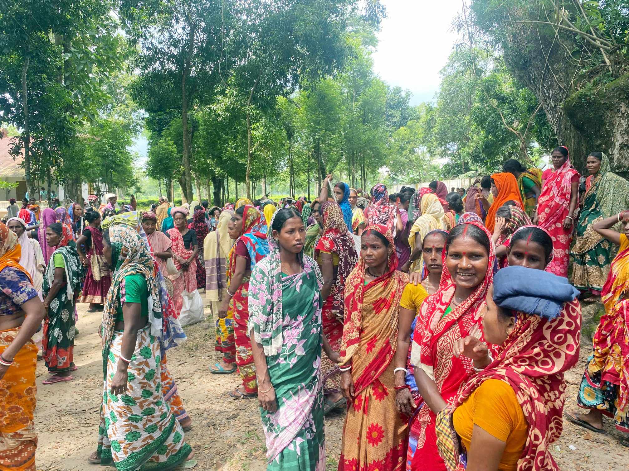 টানা তিন দিন ধরে কর্মবিরতিতে এনটিসির চা বাগানগুলোর শ্রমিকরা