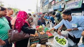 নাটোরে সিন্ডিকেট ভাঙতে চালু হল ‘জনতার বাজার’