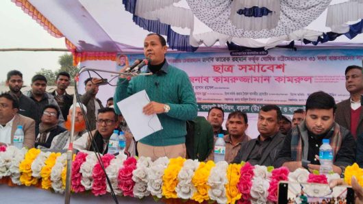 সুনামগঞ্জের তাহিরপুরে বাণিজ্যিক কেন্দ্র বাদাঘাট বাজারে ৩১ দফা বাস্তবায়নে ছাত্র সমাবেশ।