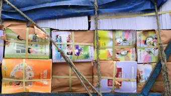 বিদ্যালয়ের শিক্ষার্থীদের বিনা মূল্যে বিতরণের দুই ট্রাক বই উদ্ধার, আটক ২