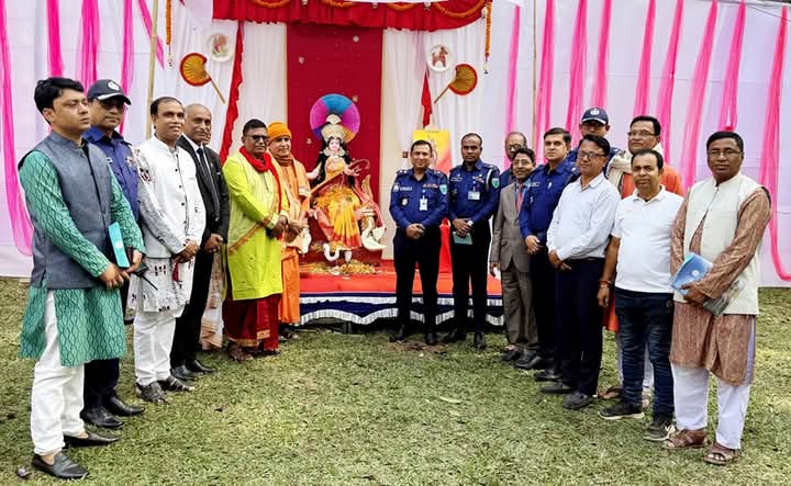 সুনামগঞ্জ শহরের সরস্বতী পূজা পরিদর্শন করলেন পুলিশ সুপার