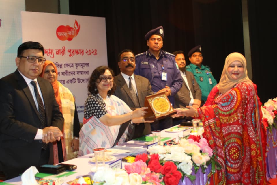 সমাজে সমমর্যাদা প্রতিষ্ঠায় অদম্য নারীরা ভূমিকা রাখছেন