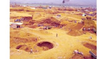 কোম্পানীগঞ্জের সংরক্ষিত ওয়াকফ ভূমি শাহ আরপিন টিলা ধ্বংস করে পাথর লুটপাটের মহোৎসব চলছে।