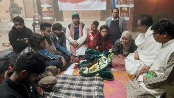 উপাচার্যের আশ্বাসে অনশন ভাঙলেন জাবি শিক্ষার্থীরা