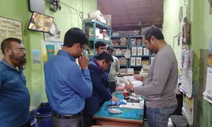 চুয়াডাঙ্গায় অপরিচ্ছন্ন পরিবেশে সেমাই তৈরি, মালিককে জরিমানা