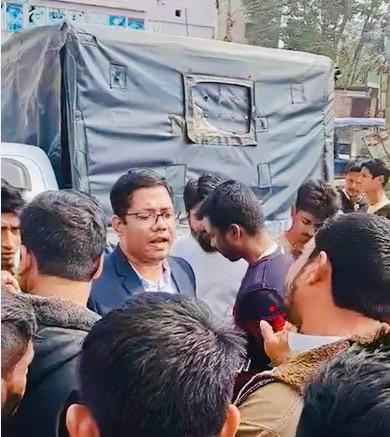 ট্রাক চালকদের অভিযোগ সপ্তাহে আড়াই লাখ টাকা ঘুস নেন এসিল্যান্ড ইসমাইল