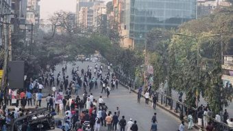 সড়ক ছাড়লেন সিটি ও আইডিয়াল কলেজের শিক্ষার্থীরা