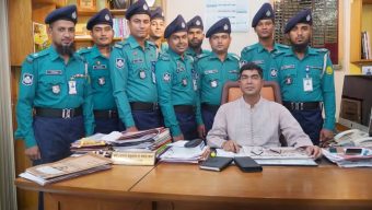 এসএমপি’র সদ্য পদোন্নতিপ্রাপ্ত পুলিশ সদস্যদের র‍্যাংক ব্যাজ পরিধান