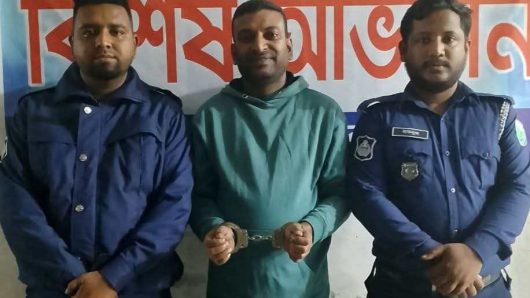 ছাতকে থানা পুলিশের বিশেষ অভিযানে উপজেলা যুবলীগের সহ সভাপতি লোকমান হোসেন গ্রেপ্তার