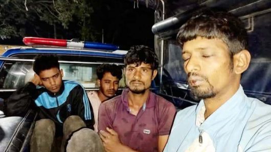 সিংড়ায় বৈদ্যুতিক ট্রান্সফরমার চুরির অভিযোগে চার জনকে গণধোলাই, উদ্ধার করতে গিয়ে পুলিশের উপর হামলায় ৩ পুলিশ সদস্য আহত