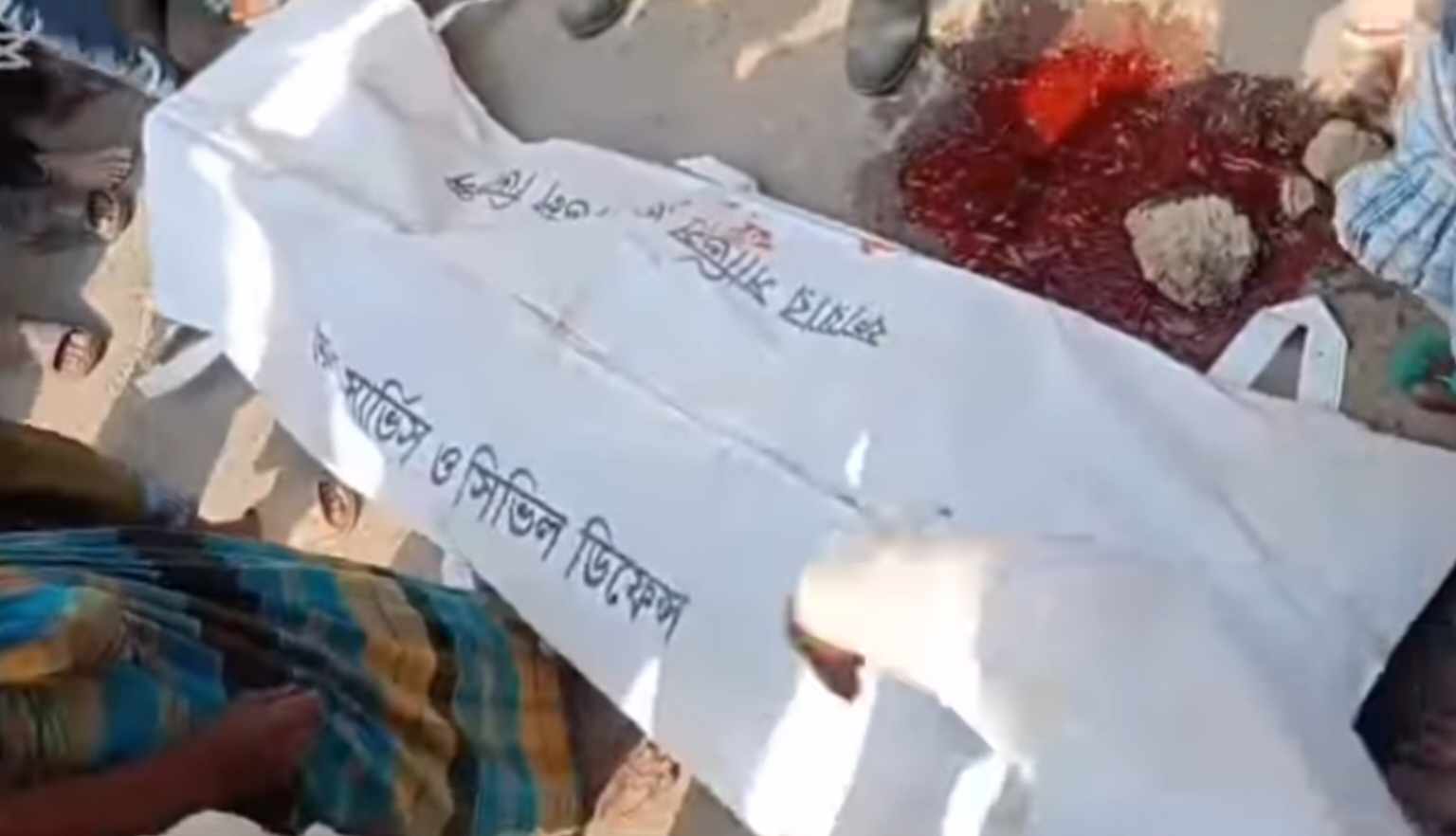 উলিপুরে ট্রাক মোটর সাইকেলের দ্বীমুখি সংঘর্ষে নিহত কলেজ শিক্ষার্থী ২