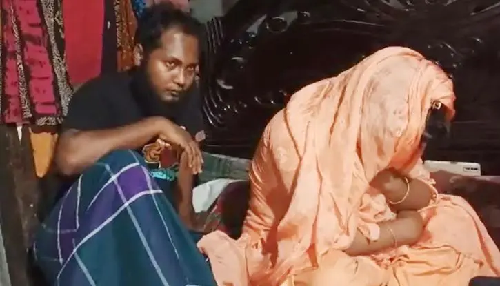 গভীর রাতে প্রবাসীর স্ত্রীর ঘর থেকে উপজেলা শিবির সেক্রেটারী আটক!
