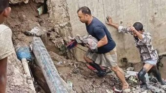 চট্টগ্রাম খোলা নালা-ড্রেন এখন মৃত্যুফাঁদ,বর্জ্য নিষ্কাশন জনগণের সচেতনতার মাত্র খুবই নিম্ন