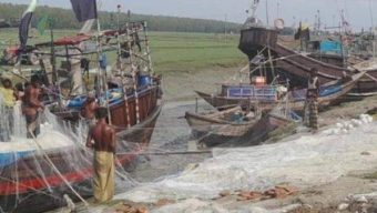 মনপুরার মেঘনায় নিষেধাজ্ঞা শেষ পর্যায়ে প্রণোদনার চাল পাননি! কষ্টে জীবন যাপন জেলেদের