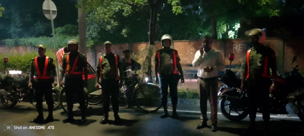 হাতিরঝিলে অটোরিকশার কারণে বাড়ছে দুর্ঘটনা, চলছে অভিযান।