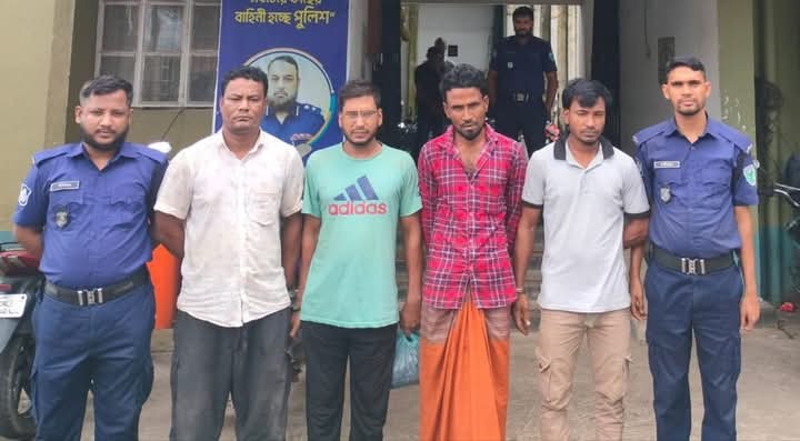 ছাতকে বিদেশি মদসহ ৩ জন ও নিয়মিত মামলার একজন আসামি গ্রেফতার