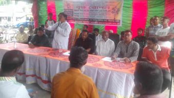 পাইকগাছায় কৃষকদলের উদ্যোগে বৃক্ষের চারা বিতারণ