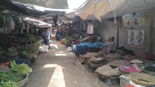 চরভদ্রাসন বাজারে ফুটপাত ও রাস্তা দখল: চলাচলে চরম ভোগান্তি