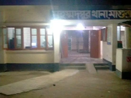 মহম্মদপুরে ছাত্রলীগ নেতা সহ ৫ জুয়াড়ি আটক