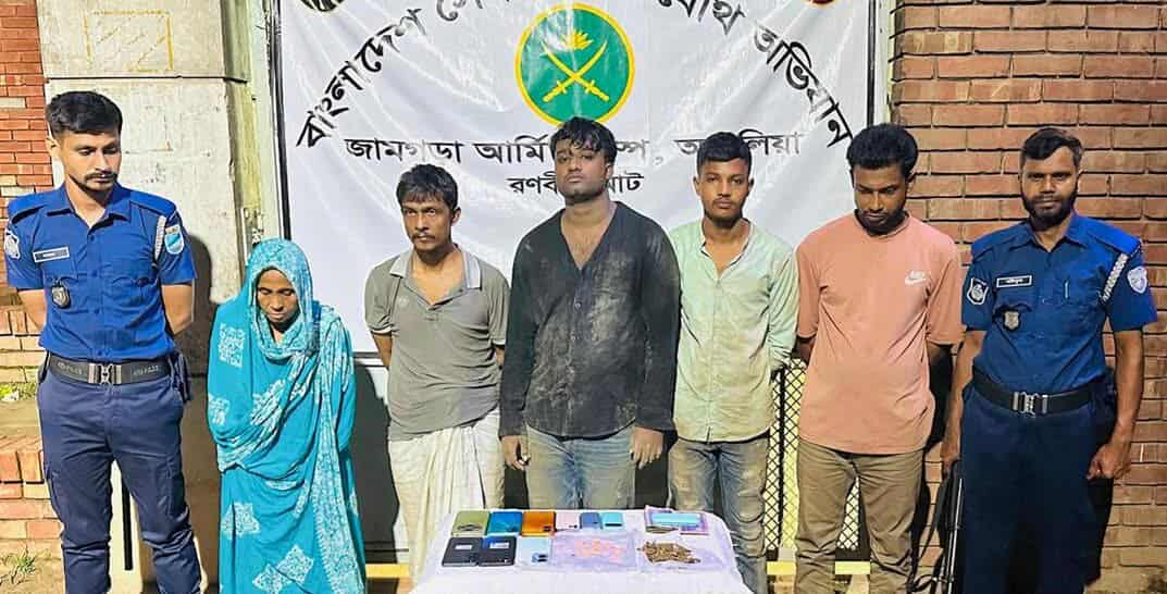 আশুলিয়ায় ইয়াবা-গাঁজাসহ ৫ মাদক ব্যবসায়ী আটক