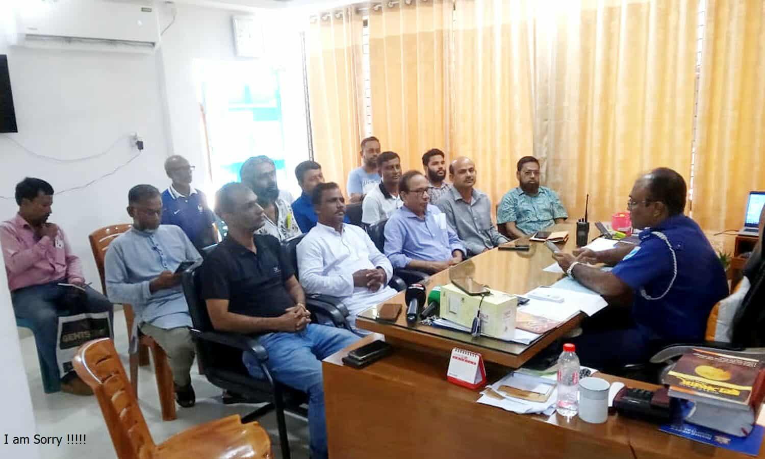 কালীগঞ্জে শারদীয় দুর্গাপুজা উপলক্ষ্যে সাংবাদিকদের সাথে ওসি’র মতবিনিময়