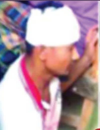 চুরি করতে গিয়ে এলাকাবাসির হাতে জামাই চোর আটক ও গনধোলাই।