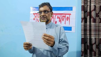 পলাশবাড়ীতে প্রতারণা ও আর্থিক জালিয়াতির অভিযোগে ব্যবসায়ীর সংবাদ সম্মেলন।