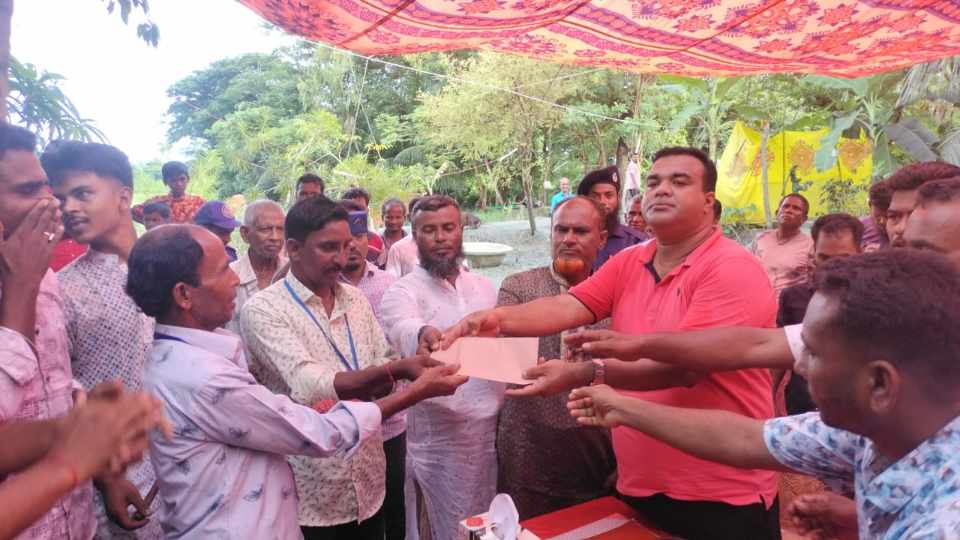 মনপুরায় সাবেক এমপি নাজিমুদ্দিন আলমের নির্দেশে পূজামন্ডপ পরিদর্শন