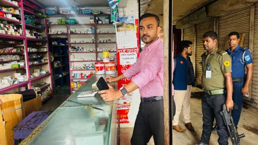 কালীগঞ্জে ভ্রাম্যমাণ আদালতের অভিযান: তিনটি মামলায় জরিমানা ও কারাদণ্ড