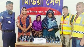 দুই নারী মাদক কারবারি আটক।