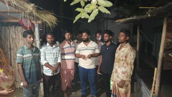 ছাত্রদল ও শ্রমিকদলের উদ্যোগে ৩১ দফার লিফলেট বিতরণ