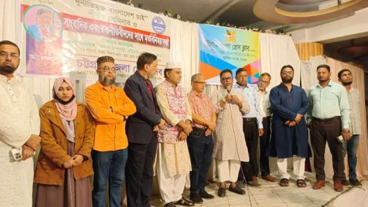 দুর্নীতিমুক্ত বাংলাদেশ গঠনে সাংবাদিক–রাজনীতিবিদের মতবিনিময়