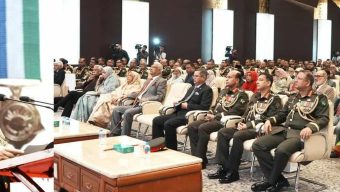 খেতাবপ্রাপ্ত ও বীর মুক্তিযোদ্ধা এবং শান্তিকালীন পদকপ্রাপ্ত সেনাসদস্যগণকে সংবর্ধনা ও পদক প্রদান