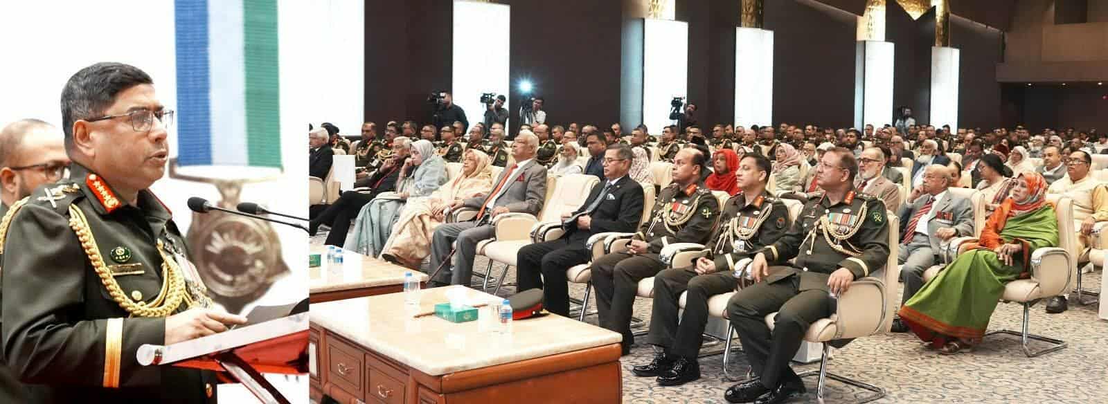 খেতাবপ্রাপ্ত ও বীর মুক্তিযোদ্ধা এবং শান্তিকালীন পদকপ্রাপ্ত সেনাসদস্যগণকে সংবর্ধনা ও পদক প্রদান