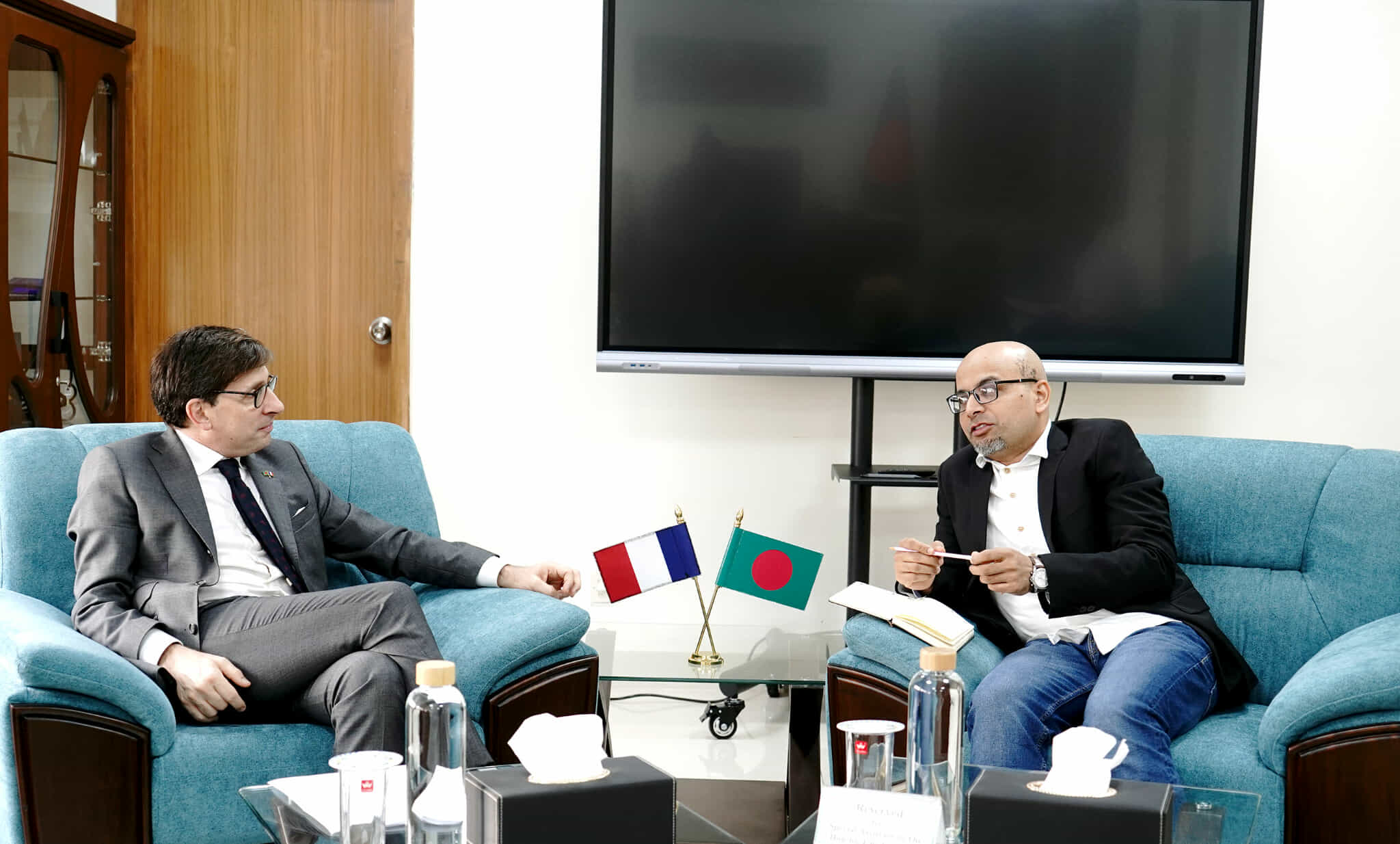 ফ্যাক্ট চেকিং ফ্রান্সের সহায়তা চান ফয়েজ আহমদ তৈয়্যব