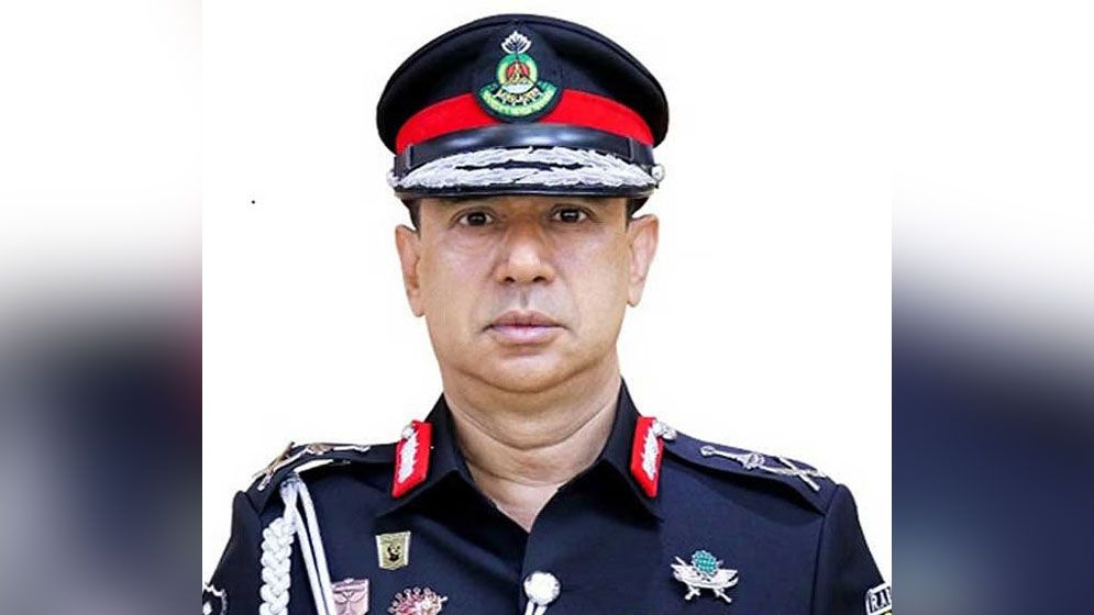 স্ত্রী-কন্যাসহ র‍্যাবের সাবেক ডিজি হারুনের দেশত্যাগে নিষেধাজ্ঞা