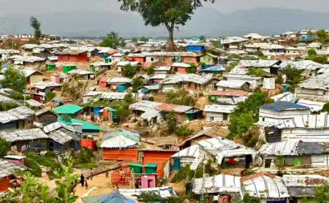 উখিয়ায় শরনার্থী শিবিরে দুই সশস্ত্র গ্রুপের গোলাগুলি: রোহিঙ্গা যুবক নিহত