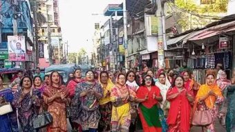 দিনাজপুরে খালেদা জিয়া প্রার্থী হওয়ায় জেলা মহিলা দলের আনন্দ মিছিল