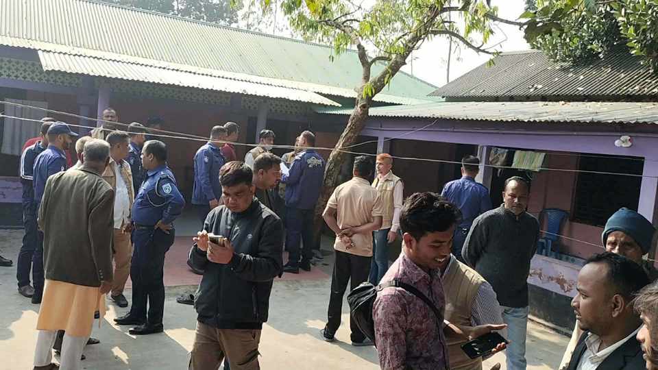 নিজ বাড়িতে পড়ে ছিল মুক্তিযোদ্ধা ও তার স্ত্রীর রক্তাক্ত মরদেহ