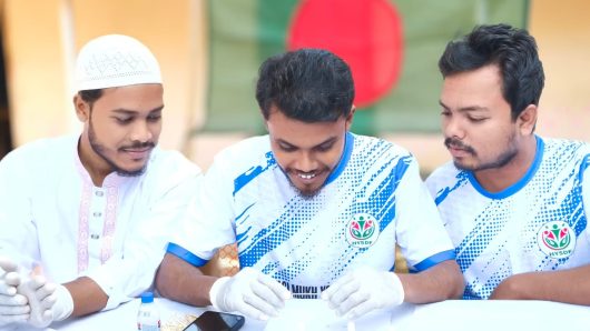 বিজয় দিবসে হাসি মুখ ইয়ুথ এন্ড সোশ্যাল ডেভেলপমেন্ট ফাউন্ডেশনের উদ্যোগে বিনামূল্যে রক্তের গ্রুপ নির্ণয় কর্মসূচি সম্পন্ন