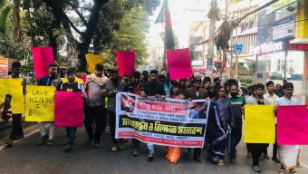 সাম্প্রতিক সহিংস হত্যাকাণ্ড ও সংখ্যালঘু নির্যাতনের প্রতিবাদে চট্টগ্রামে মৌন মানববন্ধন