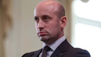 ভেনেজুয়েলার তেল যুক্তরাষ্ট্রের বলে দাবি ট্রাম্পের শীর্ষ সহযোগীর