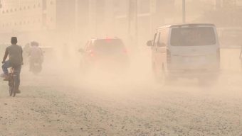 দিল্লির বাতাসে ভয়াবহ দূষণ, ঢাকায় কী পরিস্থিতি?