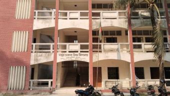 দামুর চাকলা উচ্চ বিদ্যালয়ে সার্টিফিকেট জিম্মি: ২২ হাজার টাকার দাবিতে অভিভাবকের দৌড়ঝাঁপ