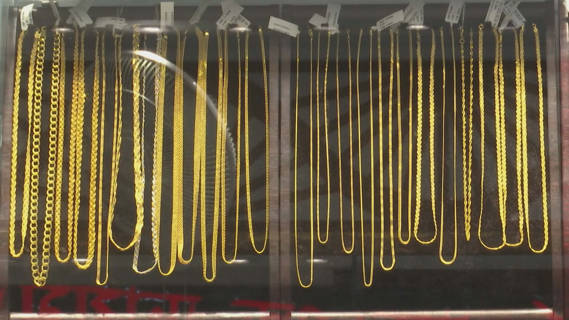 স্বর্ণের ভরিতে বাড়ল ৩৪৫২ টাকা, আজ থেকে বিক্রি হবে নতুন দামে