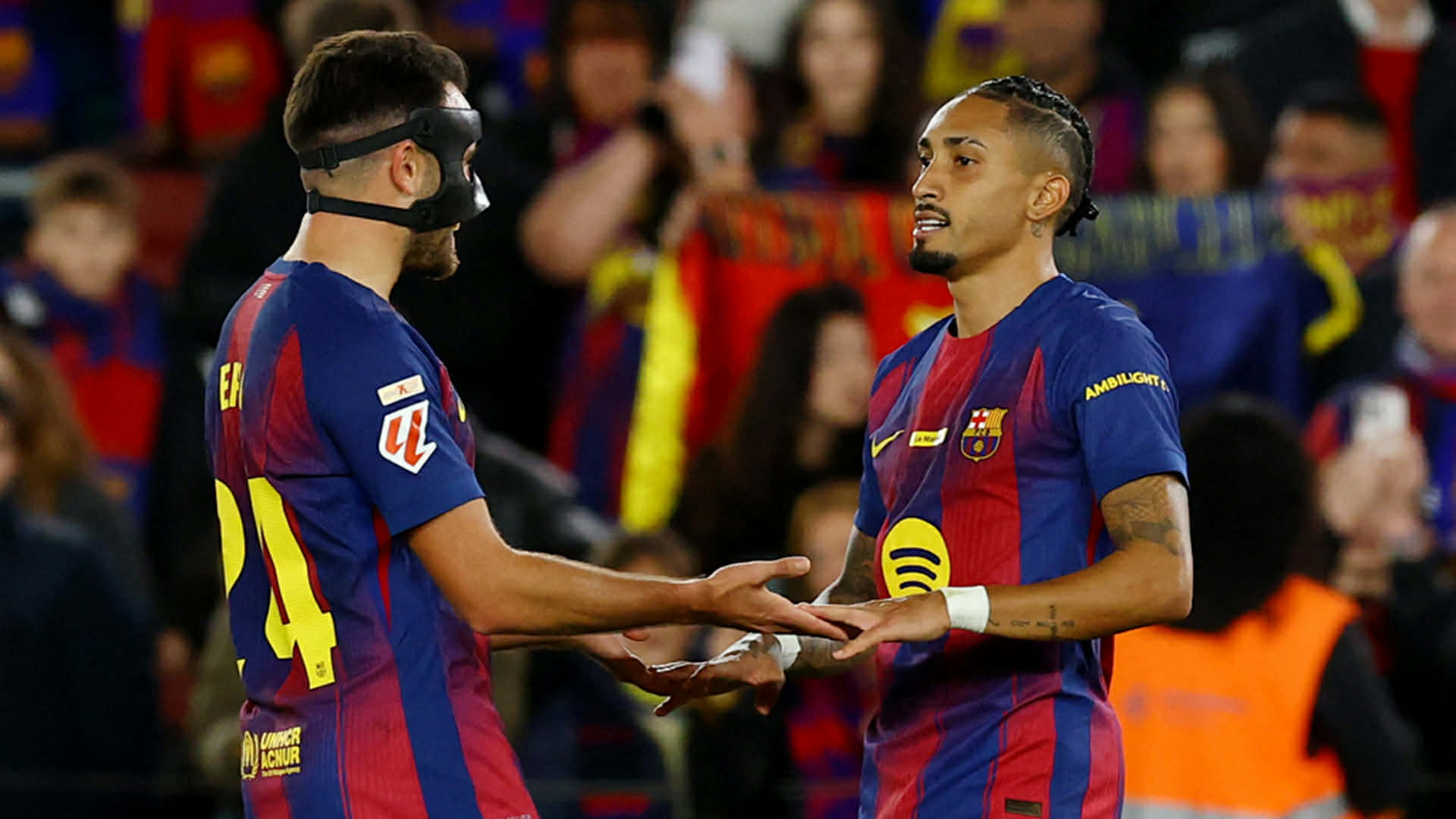 রাফিনহার জোড়া গোলে বার্সেলোনার সহজ জয়