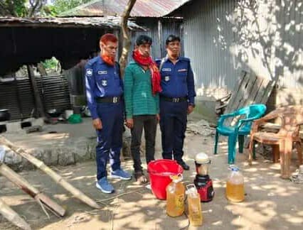 পাবনায় ভেজাল দুধ তৈরিতে, ব্যবসায়ীকে দশ হাজার টাকা জরিমানা ও কারাদণ্ড