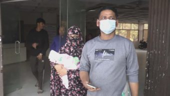 বাথরুমে পাওয়া সেই নবজাতকের ঠাঁই হলো সিঙ্গাপুর প্রবাসীর ঘরে