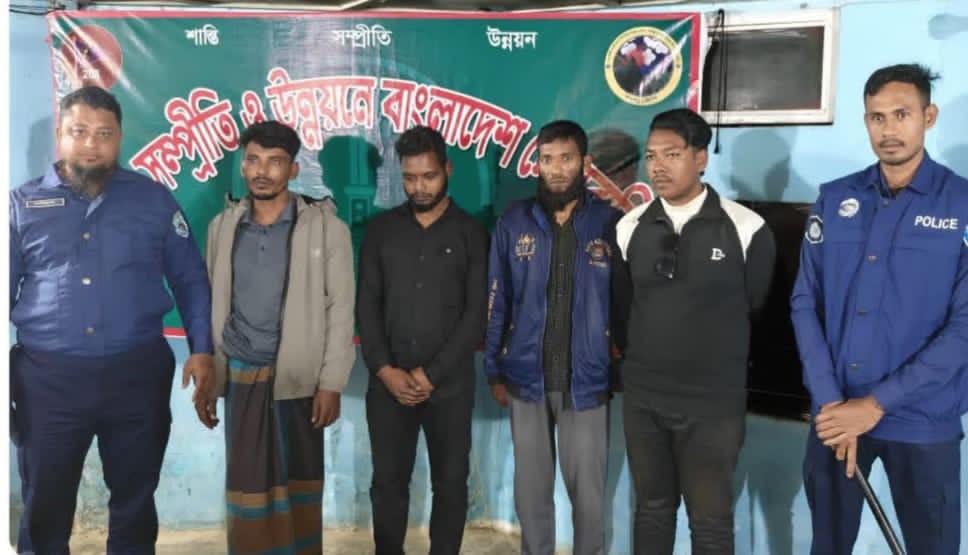 লংগদুতে DGFI ছদ্মবেশে চাঁদাবাজি: ৪ যুবক আটক