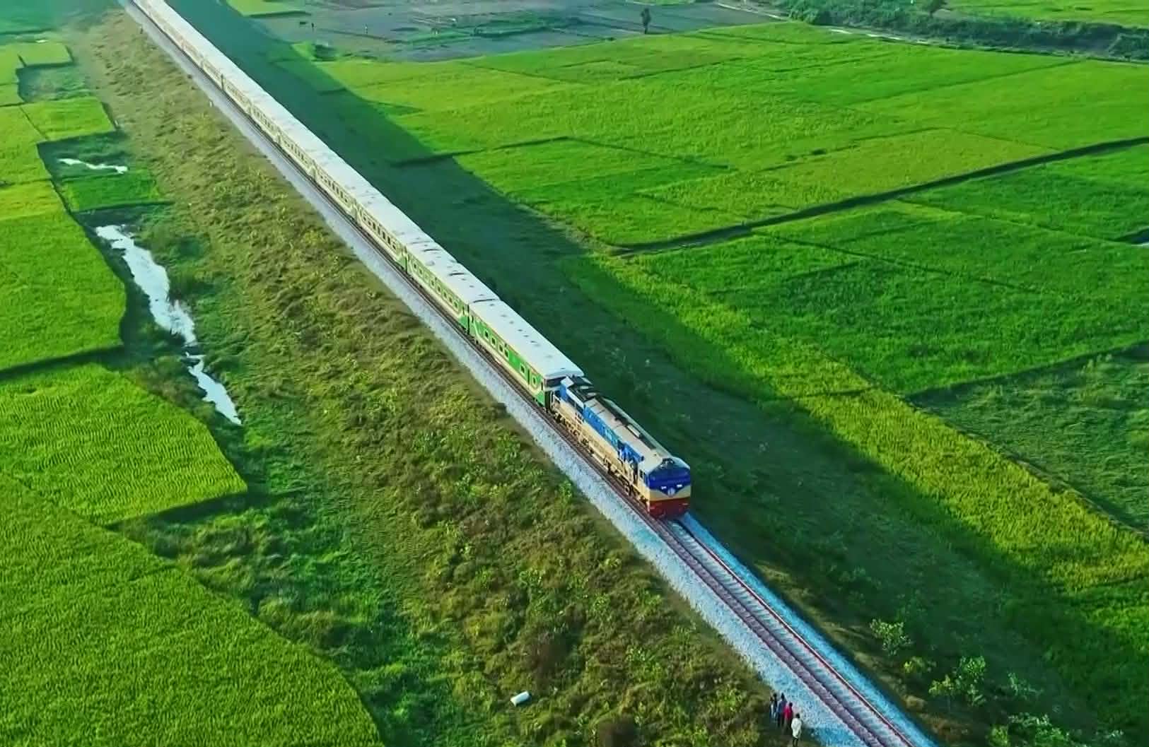 রেলপথে নতুন উদ্যোগ: ঢাকা-কক্সবাজার রুটে বাঁচবে সময়